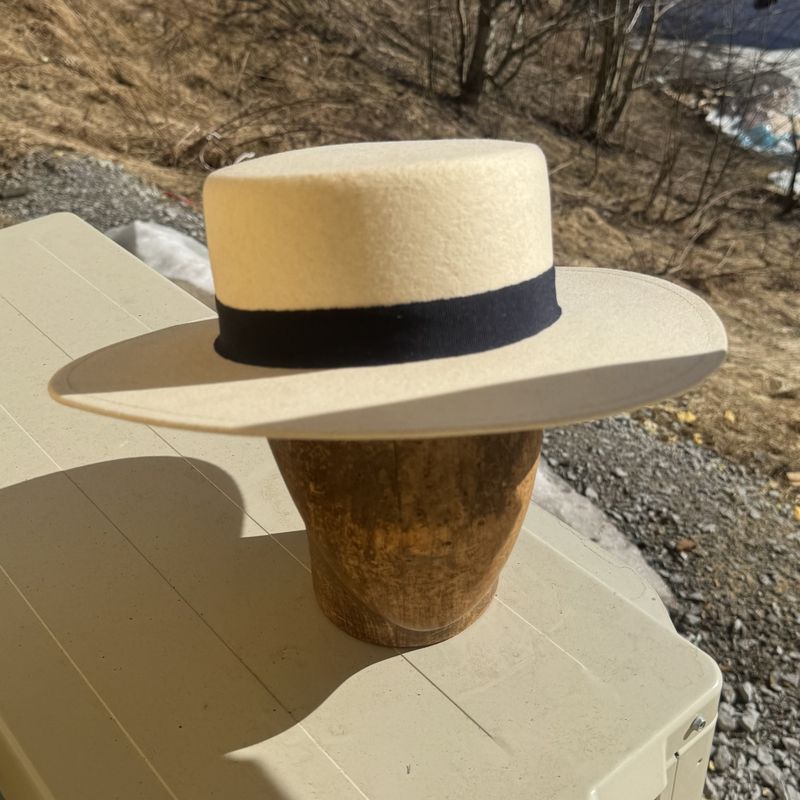 Spansk hatt krem hvit