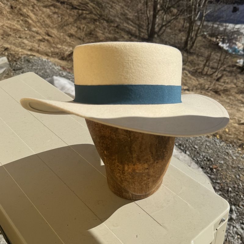 Spansk hatt krem hvit